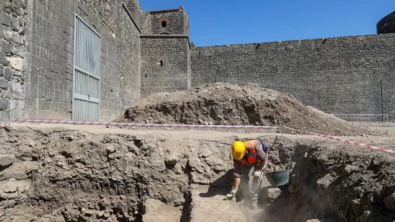 1800 yıllık Artuklu Sarayı Alay Meydanı turizme kazandırılıyor