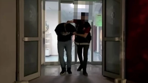 Torbacılık dersi verirken sınıfta kaldı!