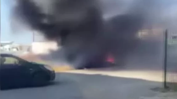 Ataşehir’de park halindeki kamyon alev alev yandı