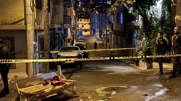 İzmir Karabağlar’da bıçaklı kavga: 1 ölü, 2 yaralı