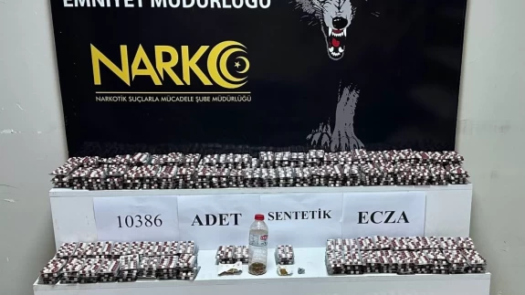 Adana'da uyuşturucu operasyonunda 3 şüpheli tutuklandı