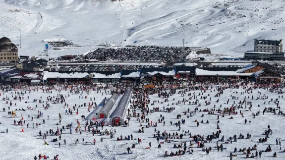 Erciyes’te rekorlar mevsimi: 1 ay dolmadan 1 milyon ziyaretçi!