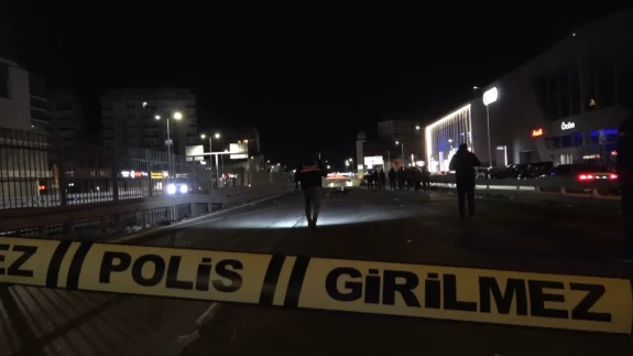 Çekmeköy’de feci kaza: Makas atıp aşırı hız yapan araç kuryenin canını aldı, sürücü kaçtı