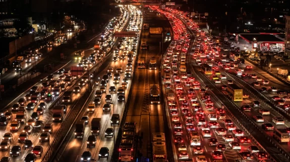 İstanbul’da akşam saatleri yine kilitlendi! Trafik yoğunluğu yüzde 80’i aştı