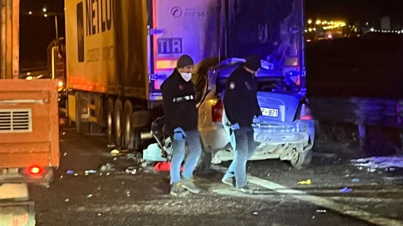 Ankara’da feci kaza: Otomobil tıra çarptı, sürücü olay yerinde can verdi!