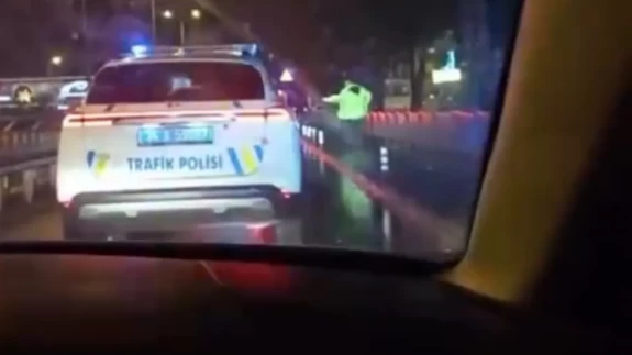 Polisin üzerine sürdü, alkollü sürücü tutuklandı