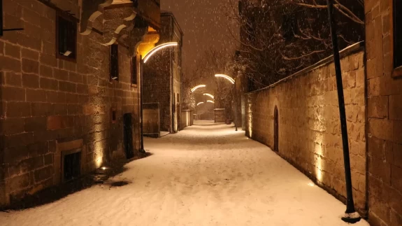 Kayseri'de kar yağışı muhteşem görüntüler ortaya çıkardı: Ulaşımda aksamalar beraberinde geldi