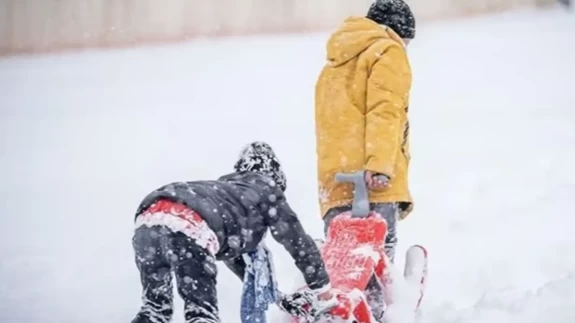 Kar esareti eğitimi vurdu, bazı illerde kararlar peş peşe geldi!