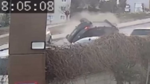 Elazığ'daki kazanın dehşet verici görüntüleri ortaya çıktı: Araç ters döndü!