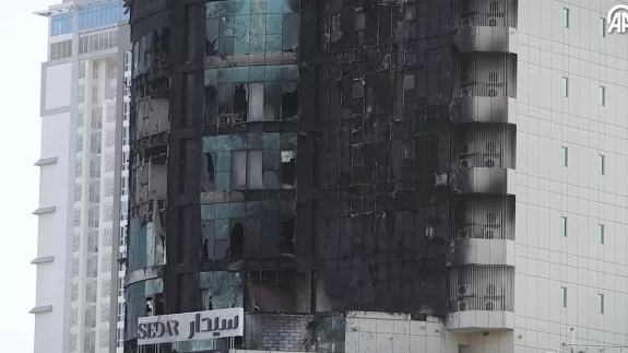 İran saldırılarının ardından Bahreyn'de bazı konutlarda oluşan hasar görüntülendi