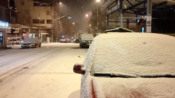 Ardahan’da mart sürprizi: Kent yeniden beyaza büründü