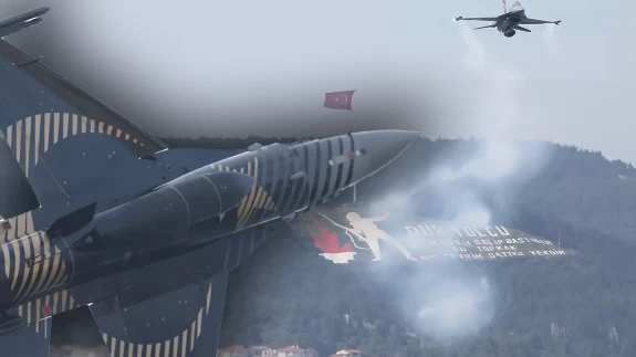 SOLOTÜRK, Çanakkale semalarında nefes kesti!