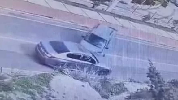 Çeşme'de kaza sonrası yumruklu kavga! O anlar kamerada!