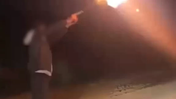 İnegöl'de tabancayla havaya ateş açan şahıs sosyal medyada gündem oldu! Gözaltına alındı!