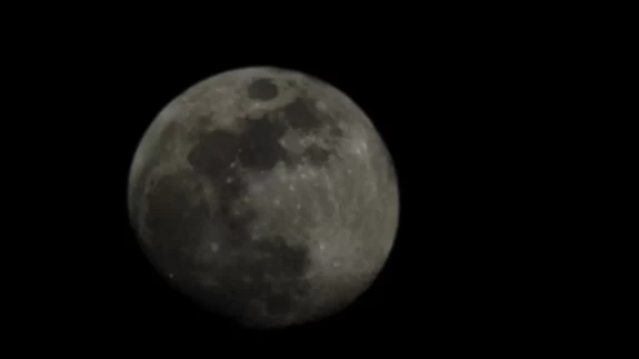 Elazığ'da 'Şişkin Ay' geceyi aydınlattı: Görsel şölen!