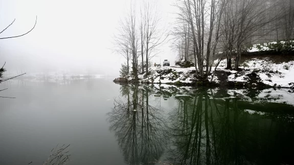 Düzce'de kar yağışı etkisini artırıyor: Yaylalar beyaza büründü!