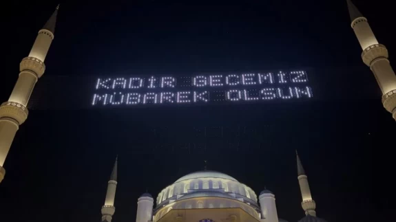 Büyük Çamlıca Camii’nde Kadir Gecesi dualarla idrak edildi