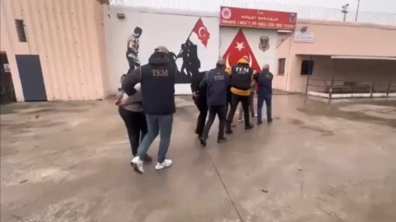 Osmaniye ve Adana’da eş zamanlı DEAŞ baskını