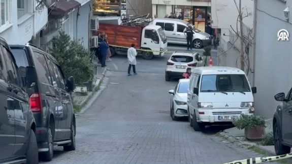 Son dakika...  Kağıthane'de polise saldırı ve seken kurşun dehşeti!