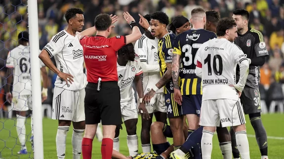 Fenerbahçe - Beşiktaş derbi maçına damga vuran anlar