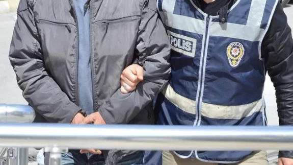 Plakayı kapatmak için düzenek kurmuş! Tır şoförünün yöntemi pes dedirtti