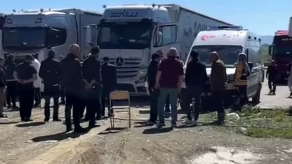 Dinlenme tesisindeki tırda kalan 22 yaşındaki genç yaşamını yitirdi