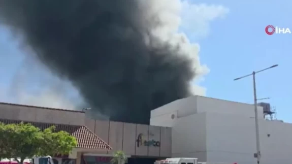 Alışveriş merkezinde can pazarı! Alevler her yeri sardı, ölü ve yaralılar var