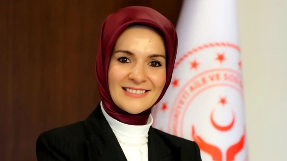 Bakan Göktaş'tan Koruyucu Aile Günü mesajı! 11 bin 22 çocuk sevgiyle büyüyor
