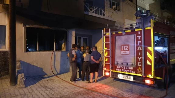 Nevşehir'de kardeş dehşeti: Ağabeyini bıçakla kovaladı, evi ateşe verdi!