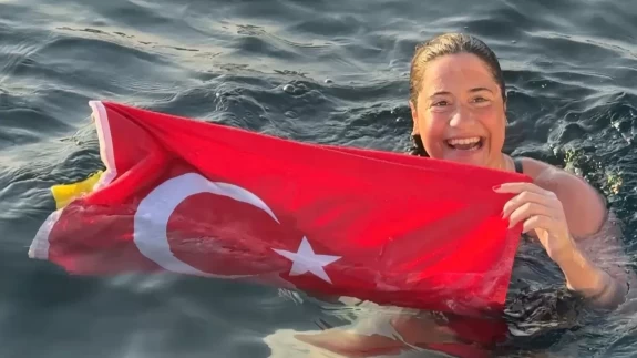 Aysu Türkoğlu tarih yazdı! Tsugaru Kanalı'nı geçen en genç Türk oldu