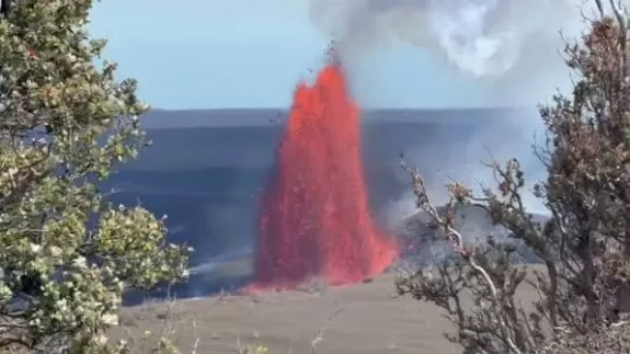 Kilauea Yanardağı yeniden faaliyete geçti