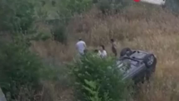 Avcılar'da direksiyon eğitimi faciası: Eğitim otomobili boş arsaya uçtu!