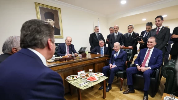 MHP Lideri Bahçeli'den TBMM Başkanı Kurtulmuş'a hediye