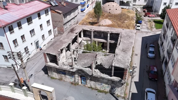 120 yıllık tarihi hamam yeniden hayat bulmayı bekliyor