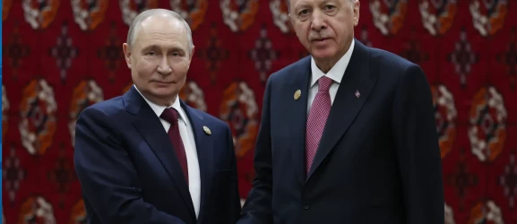 Cumhurbaşkanı Erdoğan, Rusya lideri Putin ile Türkmenistan'da görüştü