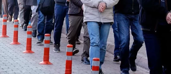 İzmir’de yasaklı madde operasyonu