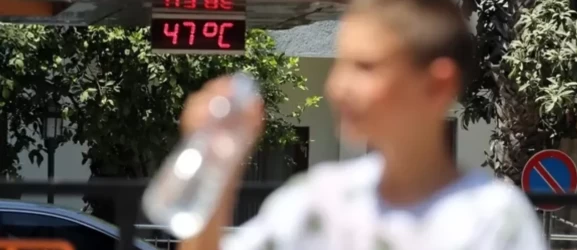 Antalya kavruluyor! Hissedilen sıcaklık 47 dereceye ulaştı, sokaklar boşaldı