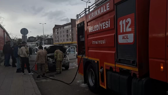 Kırıkkale'de seyir halindeki araç alev aldı!