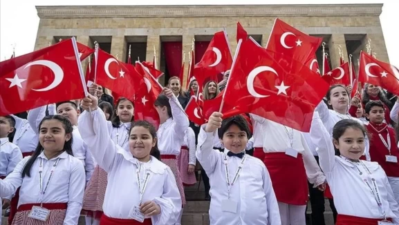 Türkiye yasta! 23 Nisan törenleri yapılacak mı? MEB'den kritik karar