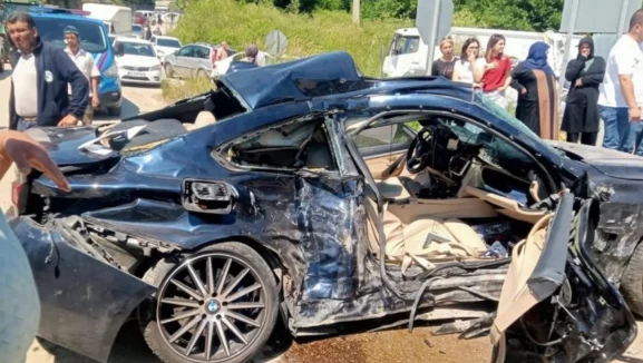 Kaynarca'da feci kaza: 3'ü çocuk 7 yaralı!