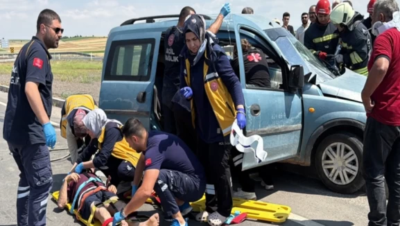 Konya’da şiddetli çarpışma: 5 yaralı