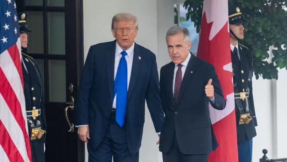 Trump'tan Kanada'ya ek gümrük vergilerinde 3 günlük erteleme
