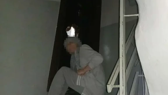 Manisa’da komşusunun kapısını matkapla kırdı! Evden çıkamaz hale geldiler