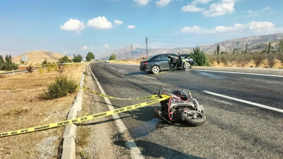 Malatya’da otomobil ile motosiklet çarpıştı: 23 yaşındaki sürücü öldü