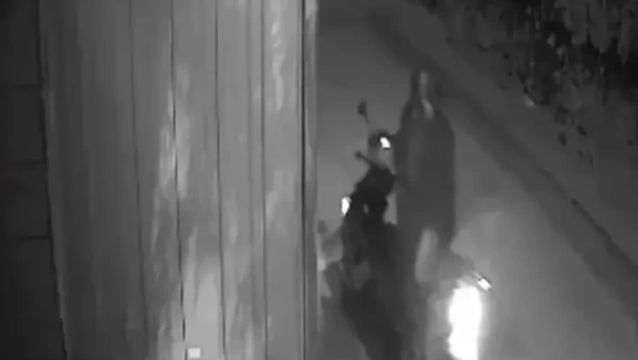 Antalya’da korkutan yangının nedeni belli oldu! Otomobili ateşe verip kaçmış