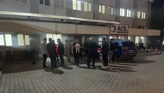 Okul kantininde zehirlenme şüphesi: 19'u öğrenci 22 kişi hastaneye kaldırıldı