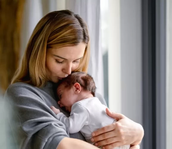 Doğum izni süresi 24 haftaya çıkıyor