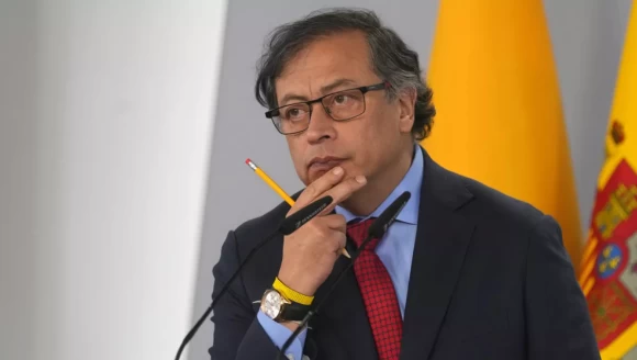 Petro, kıyıya vuran 2 ceset için soruşturma talep etti