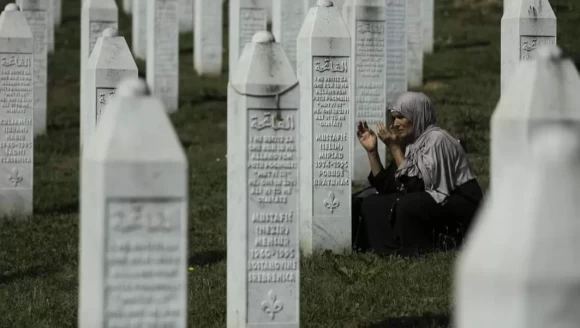 Srebrenitsa'da 10 soykırım kurbanı bugün defnedilecek