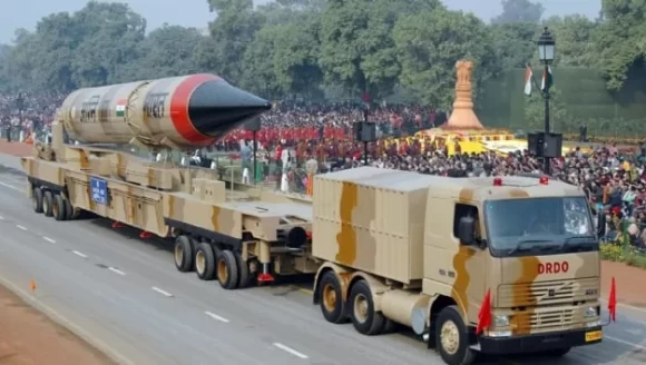 Hindistan nükleer başlık taşıma kapasiteli balistik füzeyi test etti